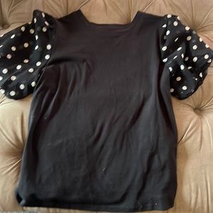 Black tee white polar dot sleeves